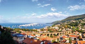 &copy; lucarts-fotolia.com