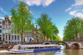 &copy; dennisvdwater - stock.adobe.com