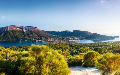 Blick auf Vulcano © Yggdrasill - stock.adobe.com