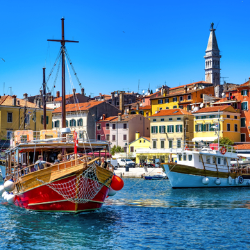 Altstadt und Hafen von Rovinj - © Comofoto - stock.adobe.com