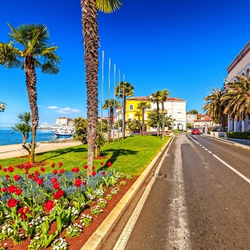 Straße in der Nähe des Hafens in der Stadt Porec Stadt am adriatischen Meer in Kroatien - © Viliam - stock.adobe.com