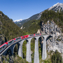 Bernina Express auf dem Landwasserviadukt