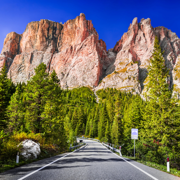 Sellajoch - Alpenpass in den Dolomiten - © ecstk22 - stock.adobe.com