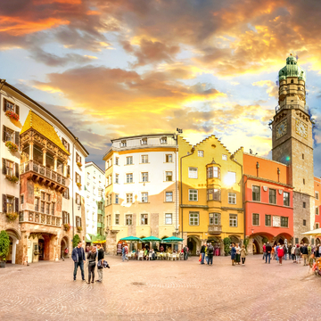 Altstadt von Innsbruck - © Sina Ettmer - stock.adobe.com