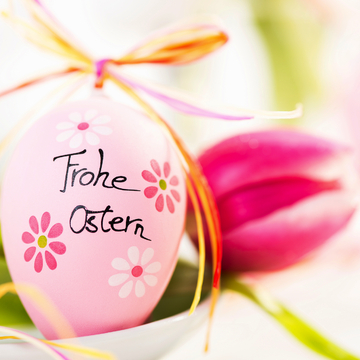 Osterdekoration - Osterei mit Tulpe - © fotoart111 - stock.adobe.com