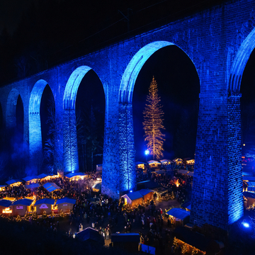 Weihnachtsmarkt in der Ravennaschlucht im Schwarzwald