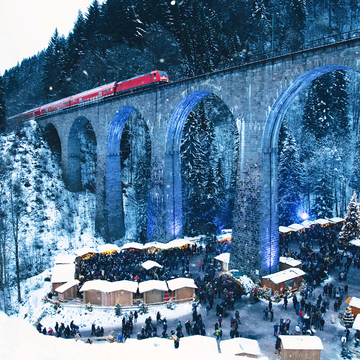 Weihnachtsmarkt in der Ravennaschlucht - © Olga - stock.adobe.com
