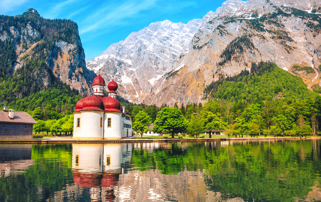 Kirche St. Bartholomä im Königssee in Bayern, Deutschland