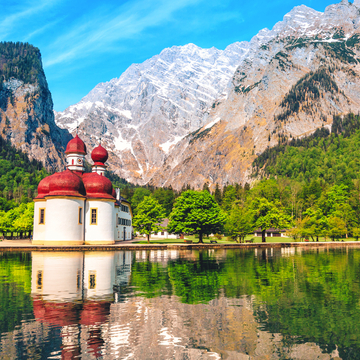 Kirche St. Bartholomä im Königssee in Bayern, Deutschland - © moserwork - stock.adobe.com