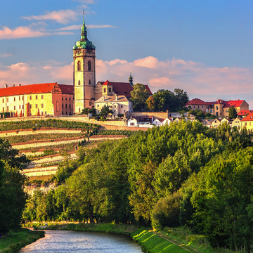 Panorama der historischen Stadt Melnik mit historischer Burg und dem Fluss Moldau - © hypotekyfidler.cz - stock.adobe.com