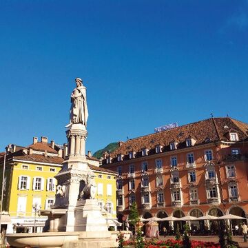 Walther square Bolzano - © luzicat - Fotolia