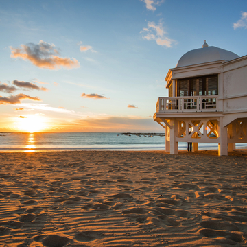 Strand von Cadiz mit berühmtem Pier - © marcin jucha - stock.adobe.com