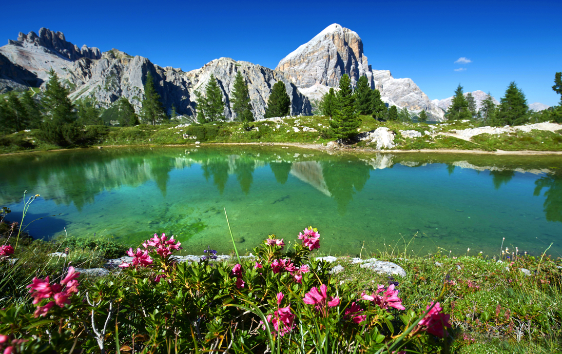 Bergsee Lago di Limides am Falzarego Pass