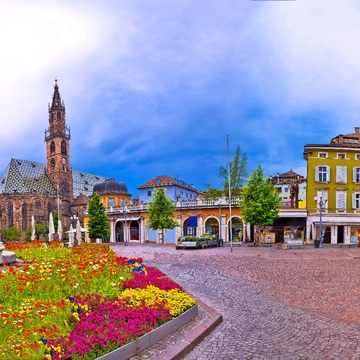 Hauptplatz Waltherplatz in Bozen - © xbrchx - stock.adobe.com