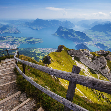 Aussicht auf den Vierwaldstattersee in der Zentralschweiz - ©Eva Bocek - stock.adobe.com