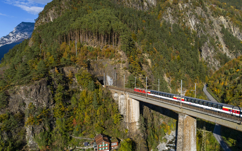 Gotthard-Panorama-Express 