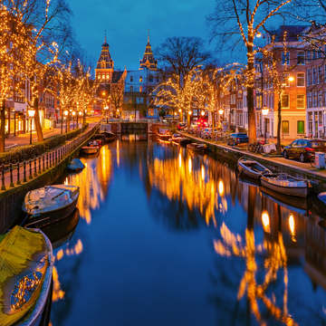 Amsterdams Kanäle mit Weihnachtsbeleuchtung - © Fokke Baarssen - stock.adobe.com