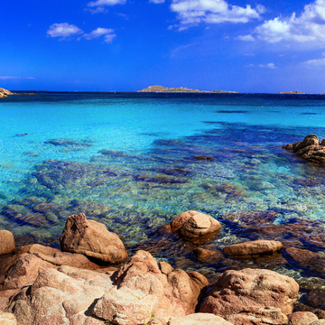 Spiaggia Capriccioli an der Costa Smeralda auf Sardinien, Italien - © Freesurf - stock.adobe.com