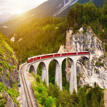 Bernina Express auf dem Landwasserviadukt