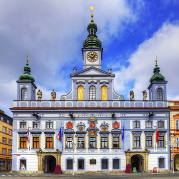 Rathausgebäude im Zentrum von Ceske Budejovice - © Pecold - stock.adobe.com