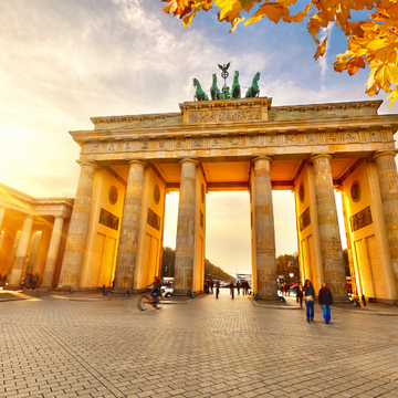 Brandenburger Tor bei Sonnenuntergang - © sborisov - stock.adobe.com